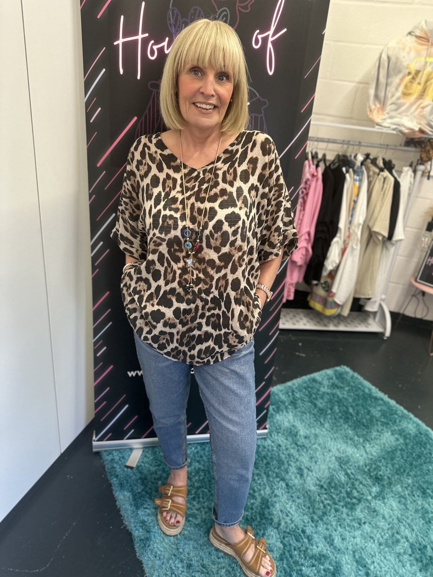 THE ZANDRA TOP WITH NECKLACE