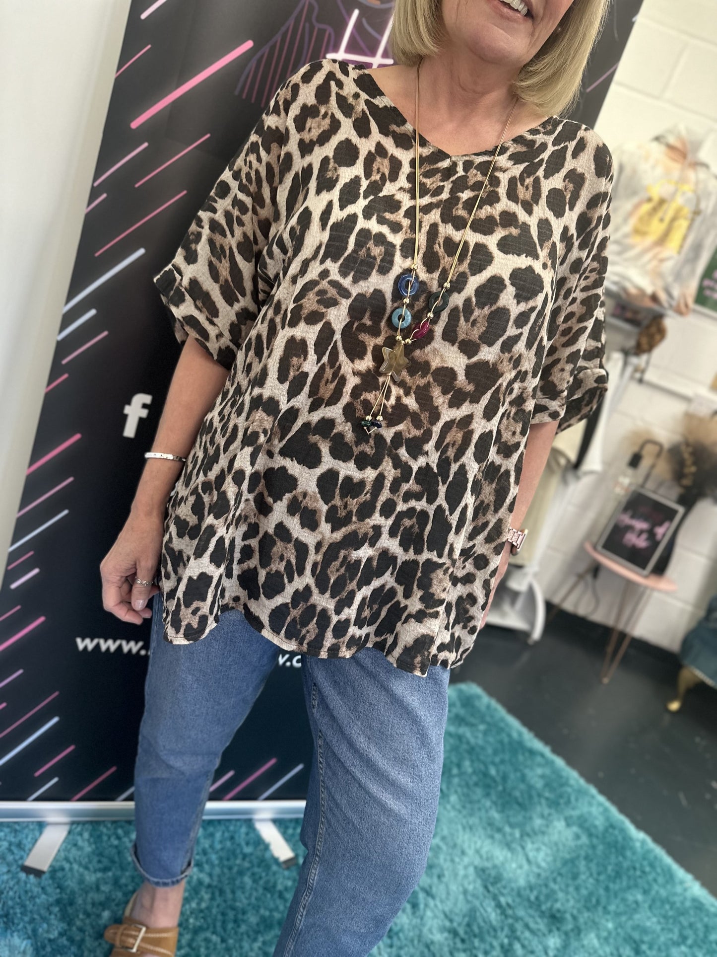 THE ZANDRA TOP WITH NECKLACE