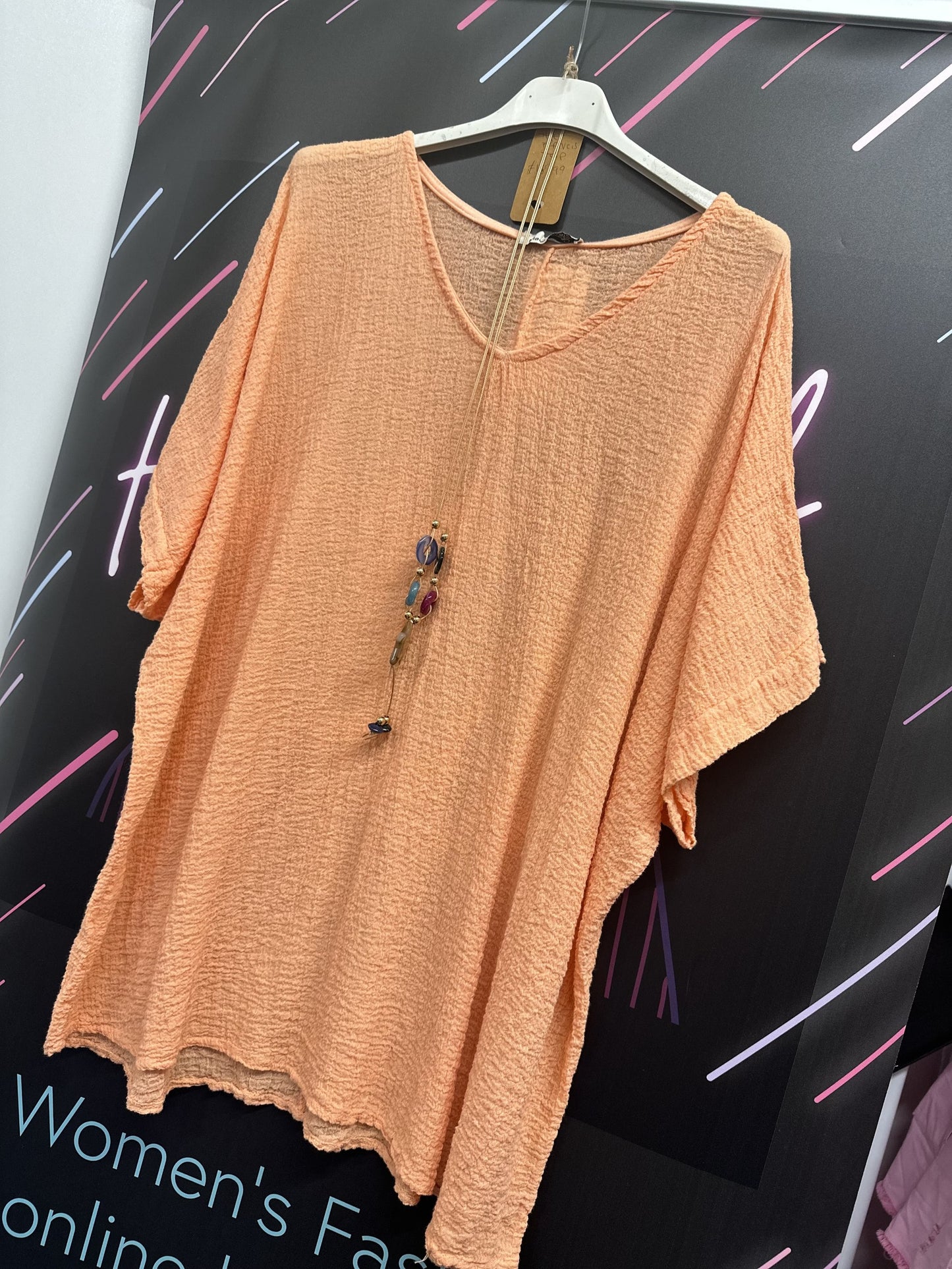 THE FRANCIS TOP WITH NECKLACE