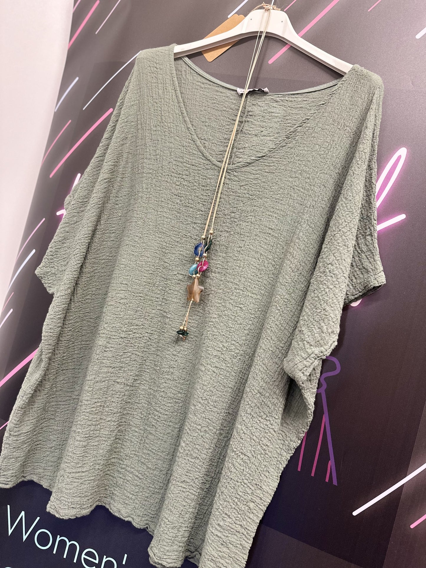 THE FRANCIS TOP WITH NECKLACE