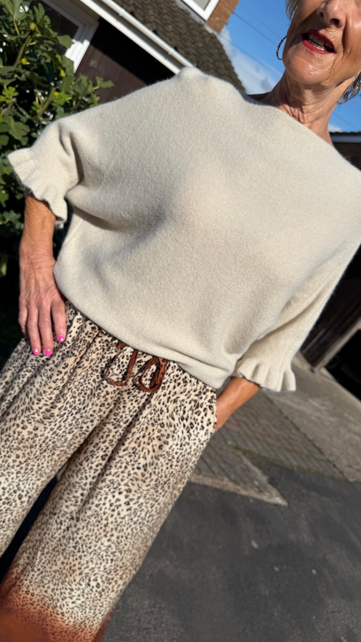 THE SIA JUMPER