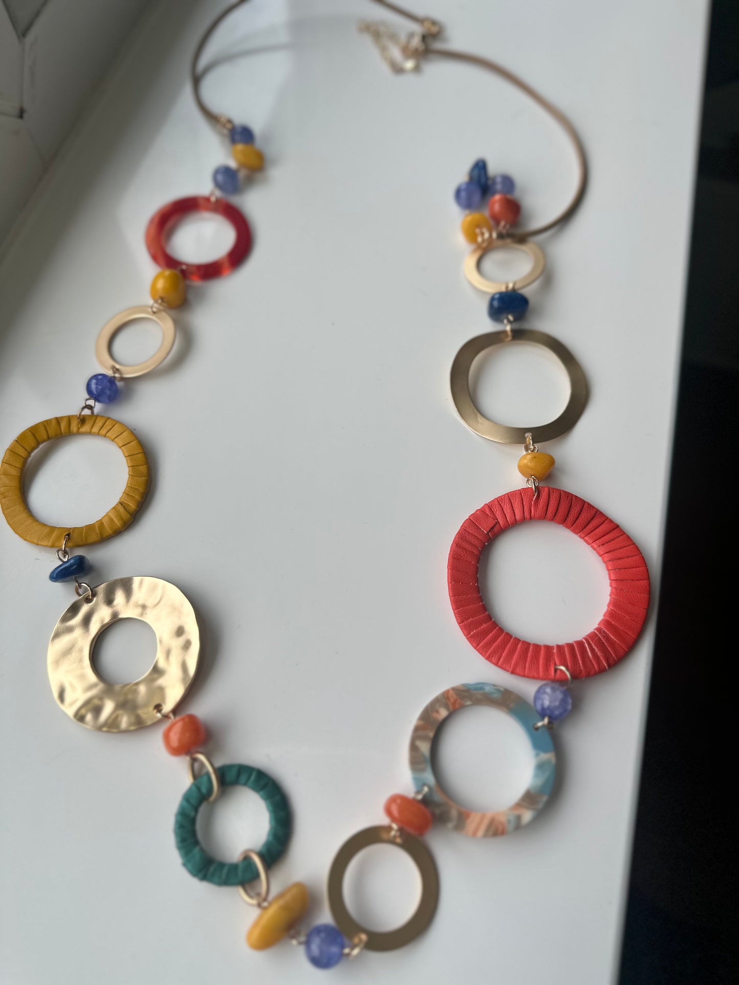 MULTI CIRCLE AND BEADS NECKLACE