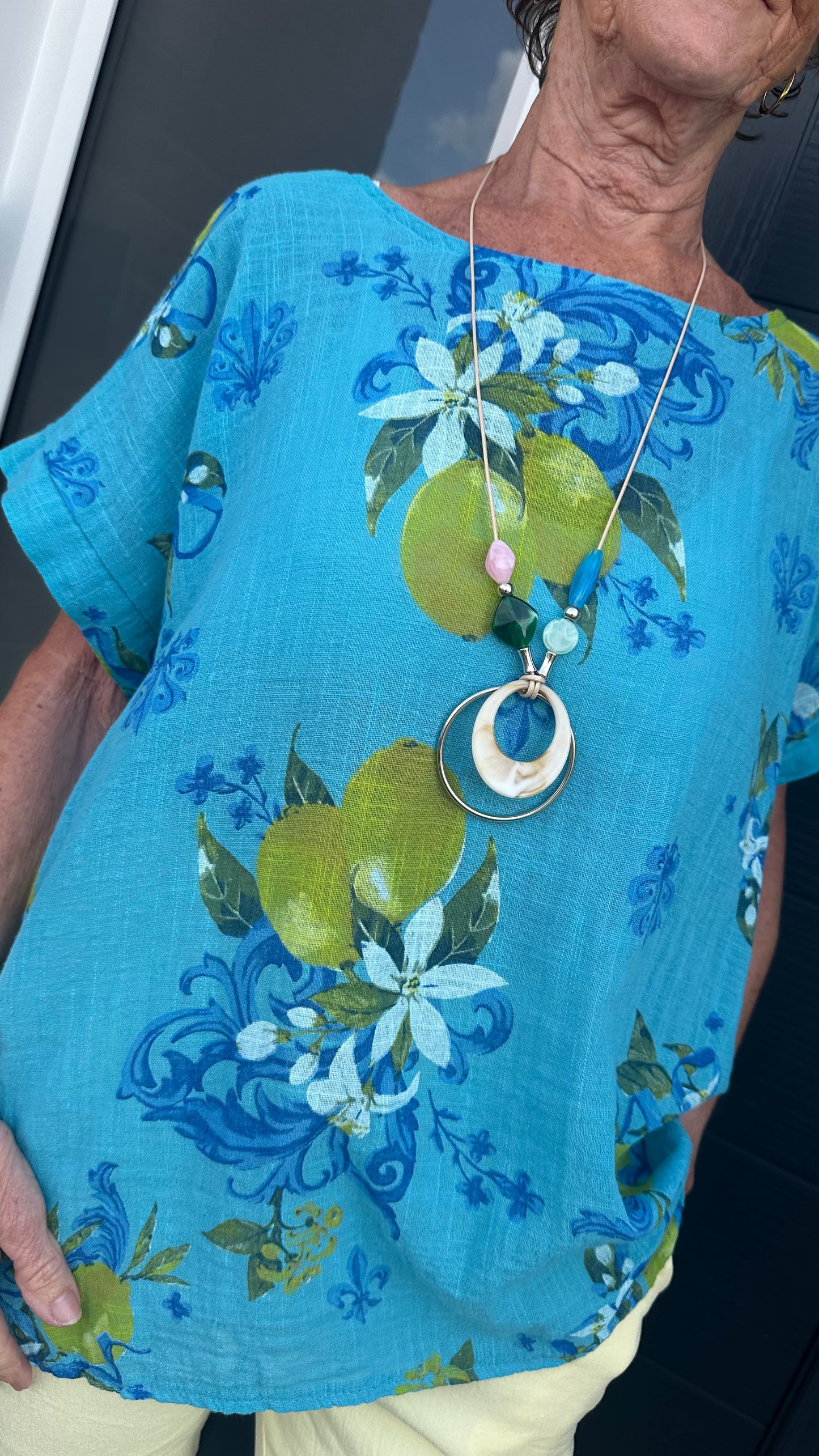 THE BELLA TOP WITH NECKLACE