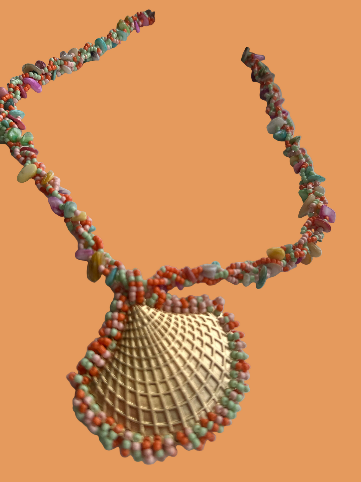 MULTI SHELL NECKLACE